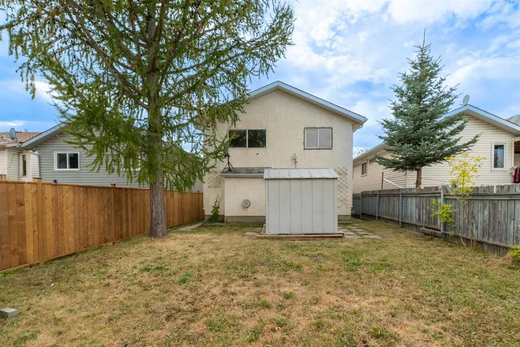 134 Laguna Circle NE