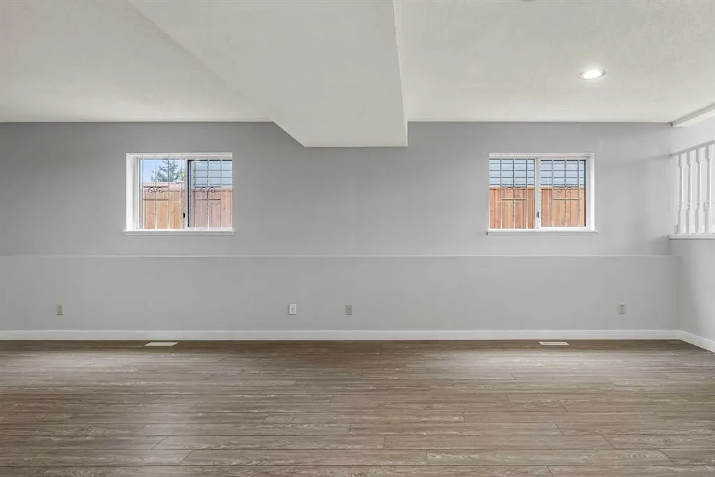 134 Laguna Circle NE