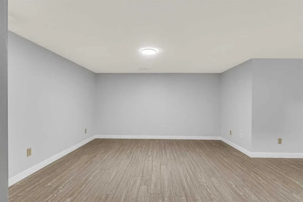 134 Laguna Circle NE