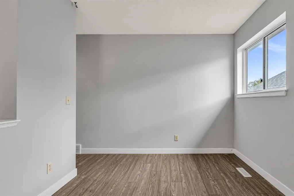 134 Laguna Circle NE