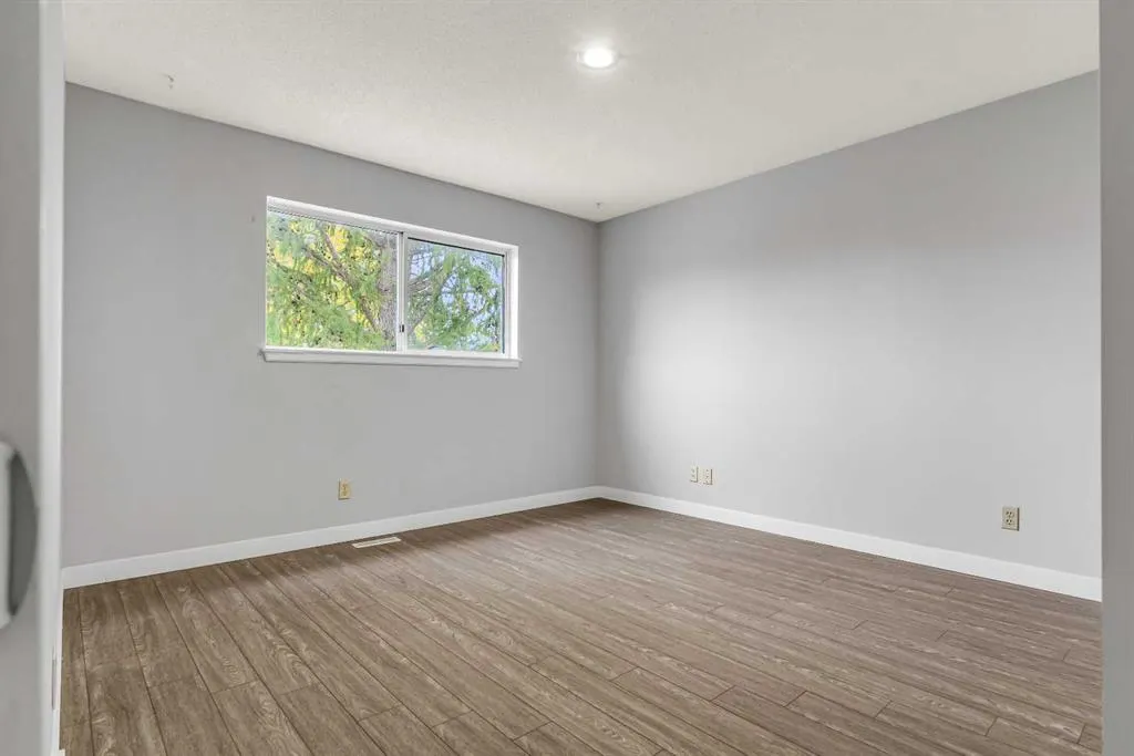 134 Laguna Circle NE