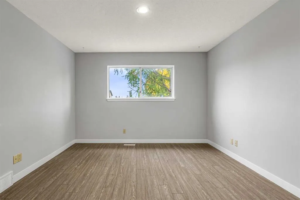 134 Laguna Circle NE