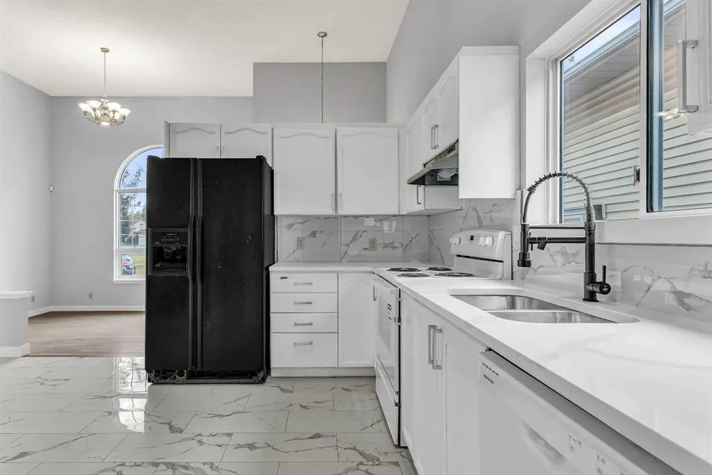 134 Laguna Circle NE