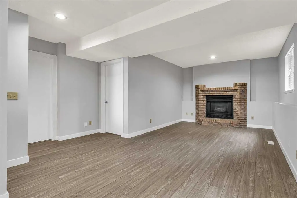 134 Laguna Circle NE