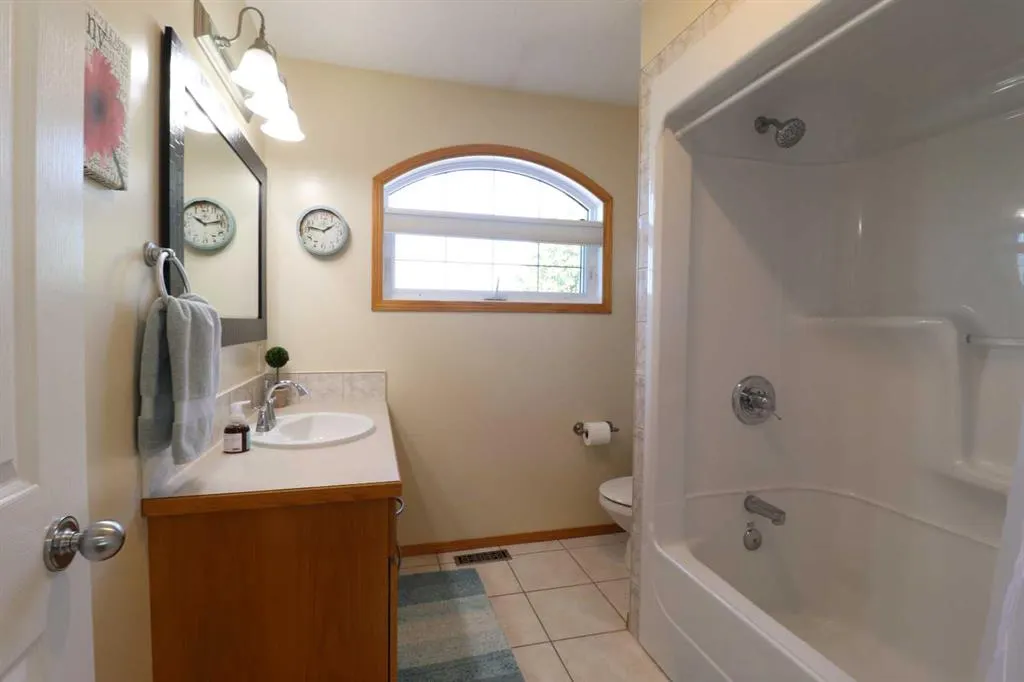 46 Fairmont Cove S