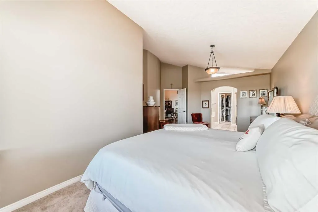 53 Mt Alberta View SE