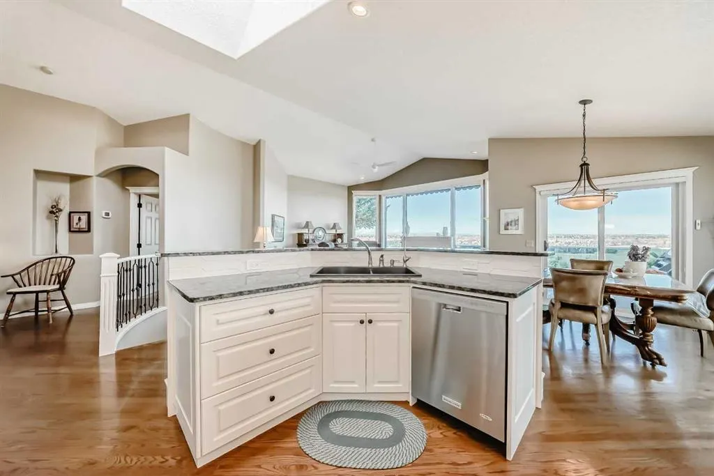 53 Mt Alberta View SE