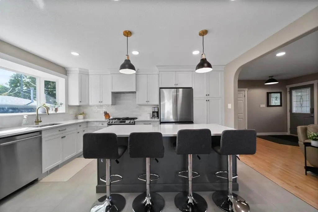 17 Montrose Avenue