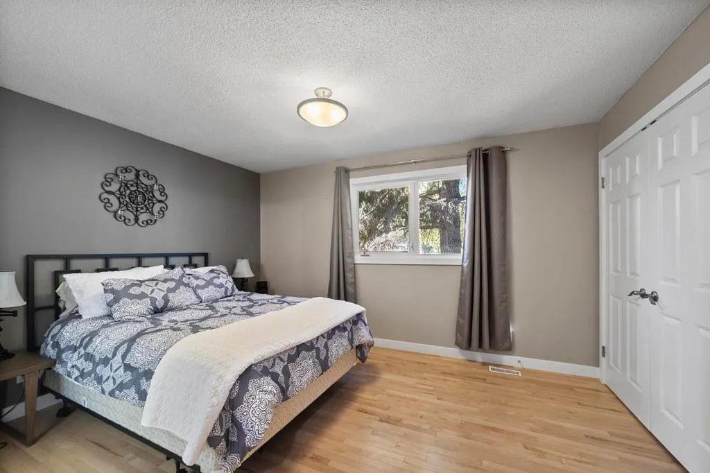 17 Montrose Avenue
