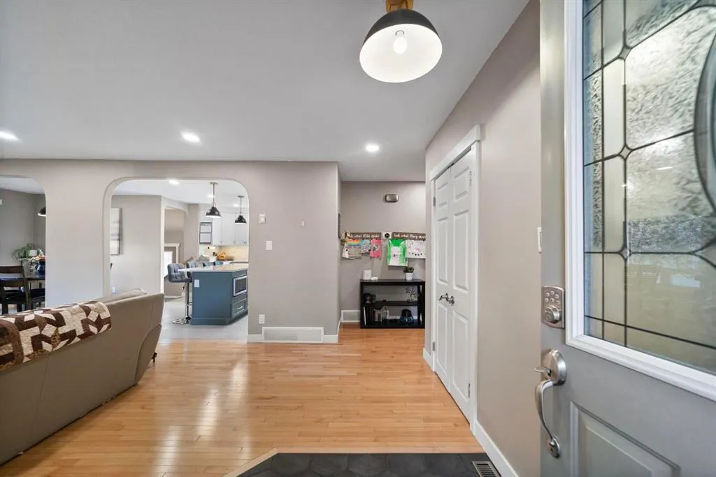 17 Montrose Avenue