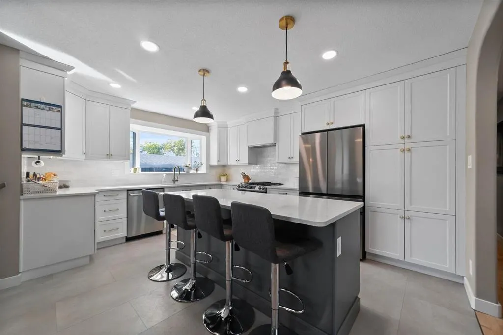 17 Montrose Avenue