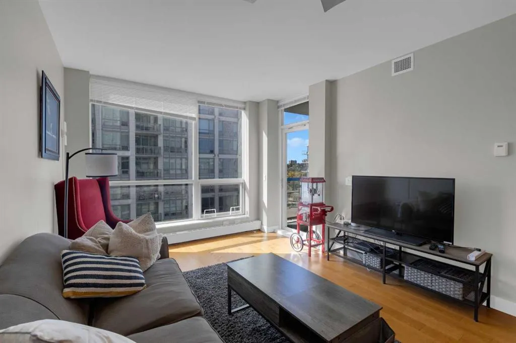 222 Riverfront Avenue SW, #1218