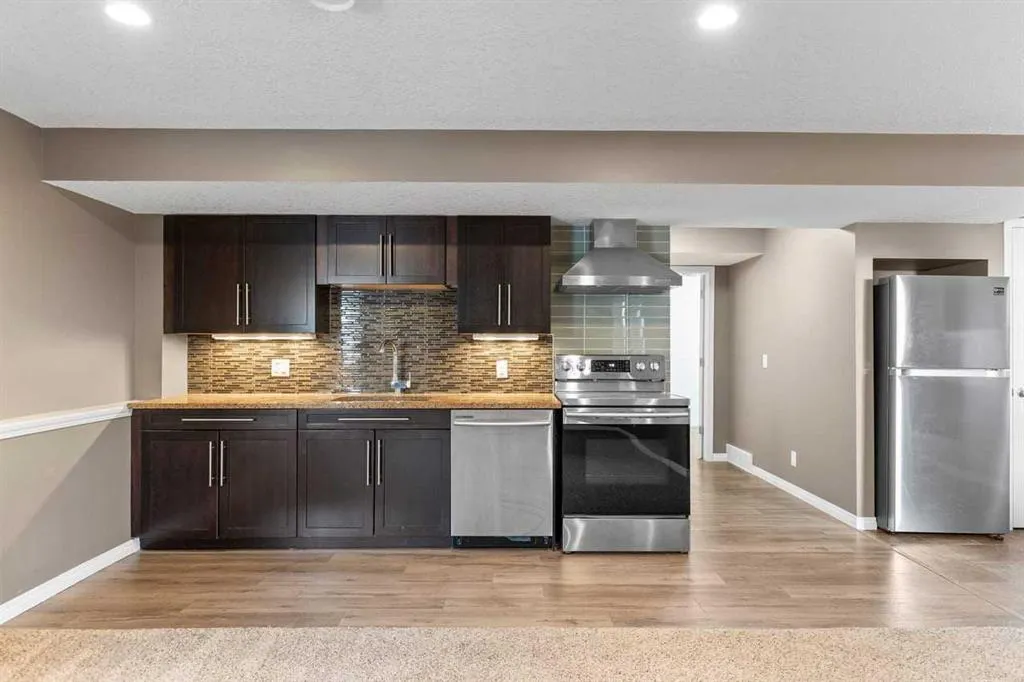 381 Kincora Glen Rise NW