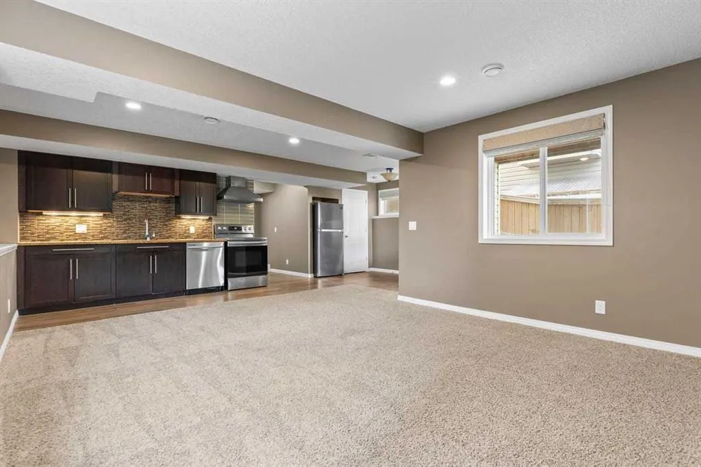 381 Kincora Glen Rise NW