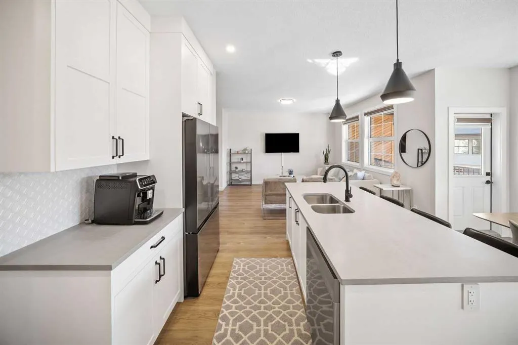 201 Cooperswood Green SW, #204