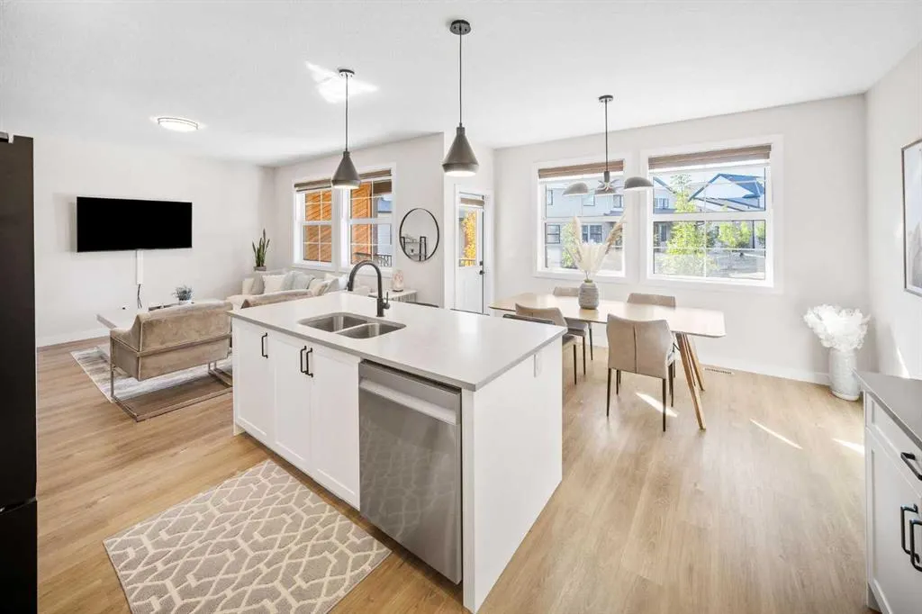 201 Cooperswood Green SW, #204