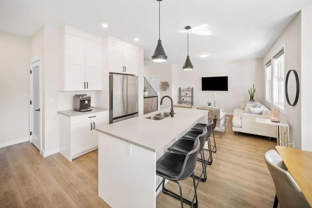 201 Cooperswood Green SW, #204