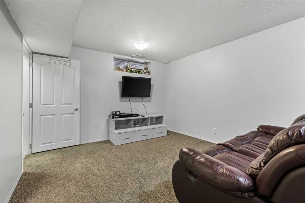 703 Luxstone Square SW, #403
