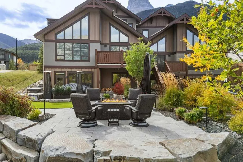 458 Stewart Creek Close