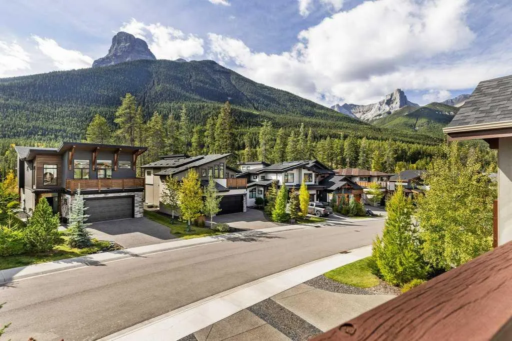 458 Stewart Creek Close