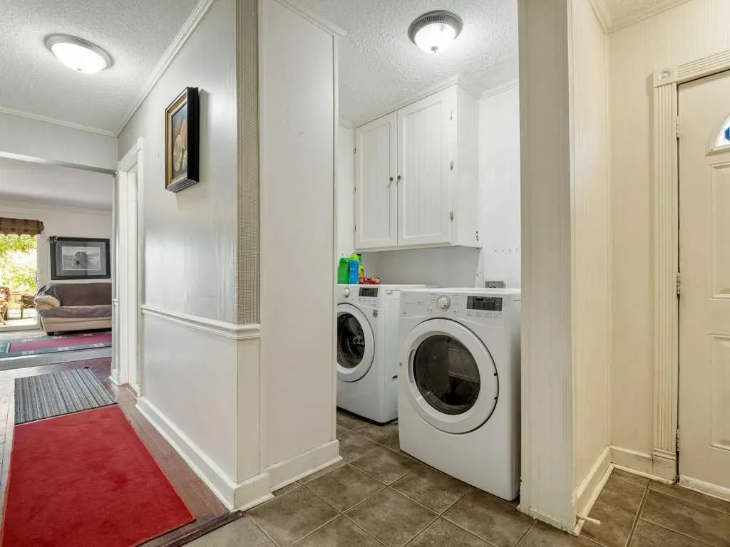 144 5th Street W