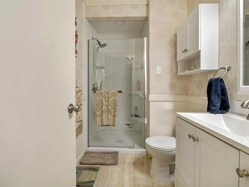 144 5th Street W