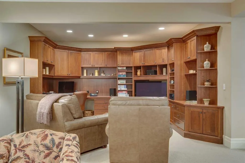 24 Ridge Pointe Drive