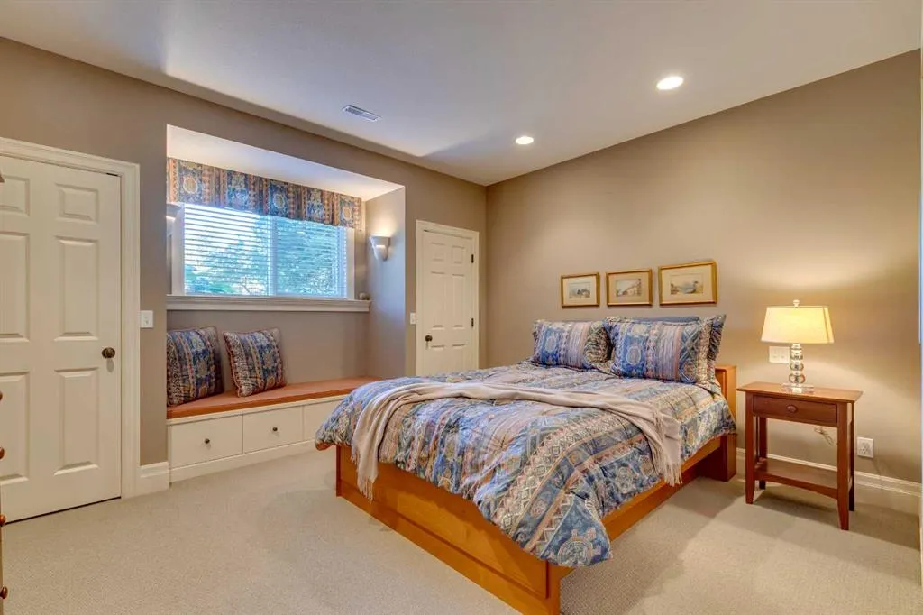 24 Ridge Pointe Drive