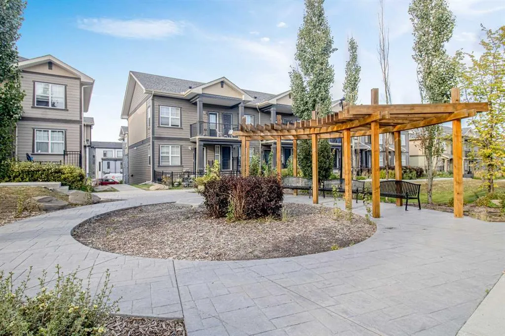156 Evanscrest Gardens NW