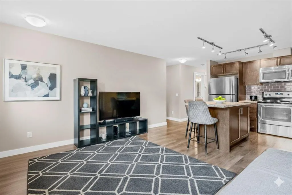 156 Evanscrest Gardens NW