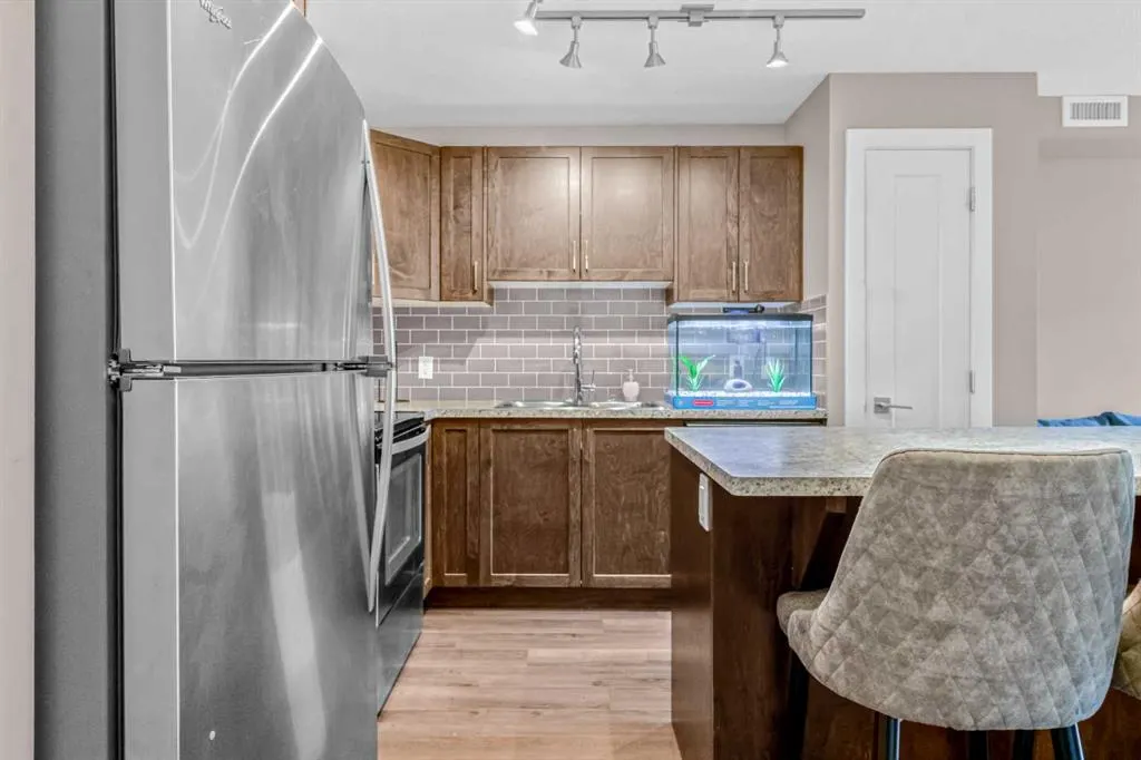 156 Evanscrest Gardens NW