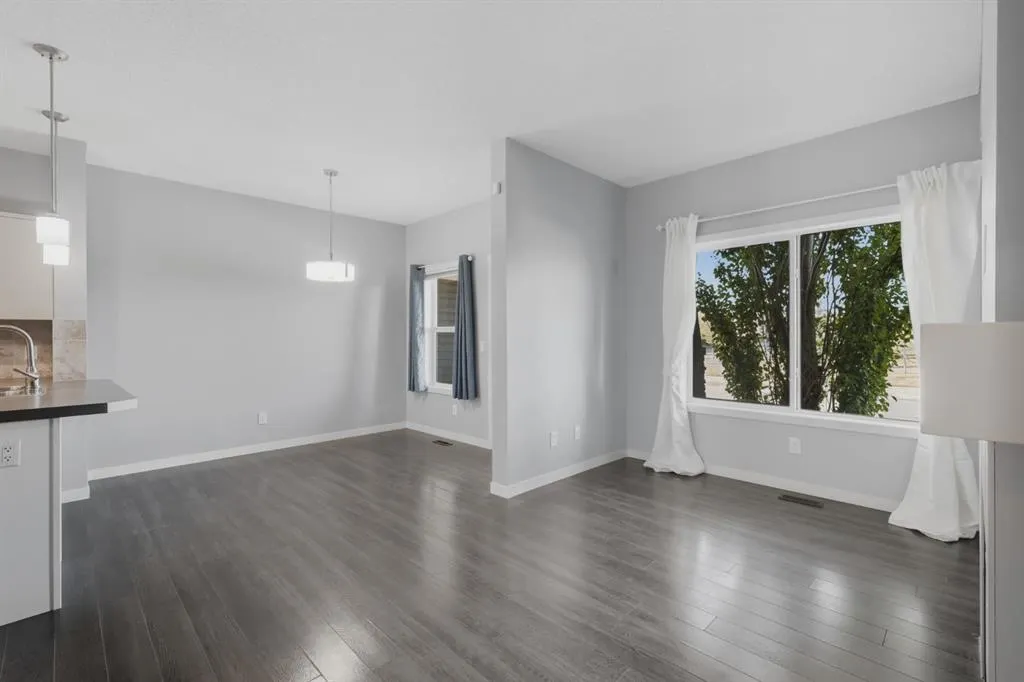 7 Copperpond Landing SE
