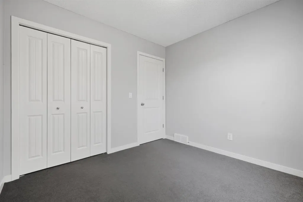7 Copperpond Landing SE