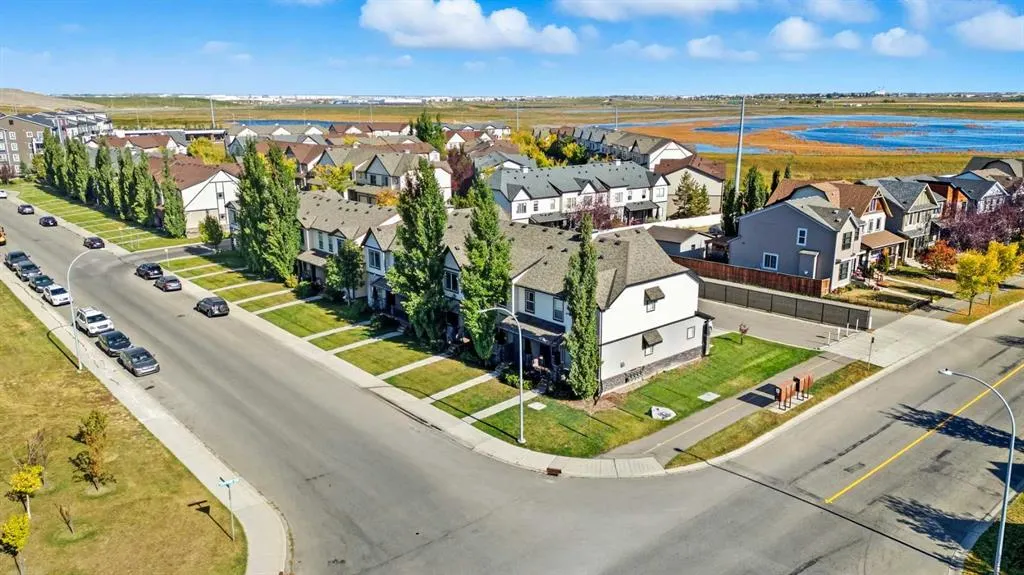 7 Copperpond Landing SE