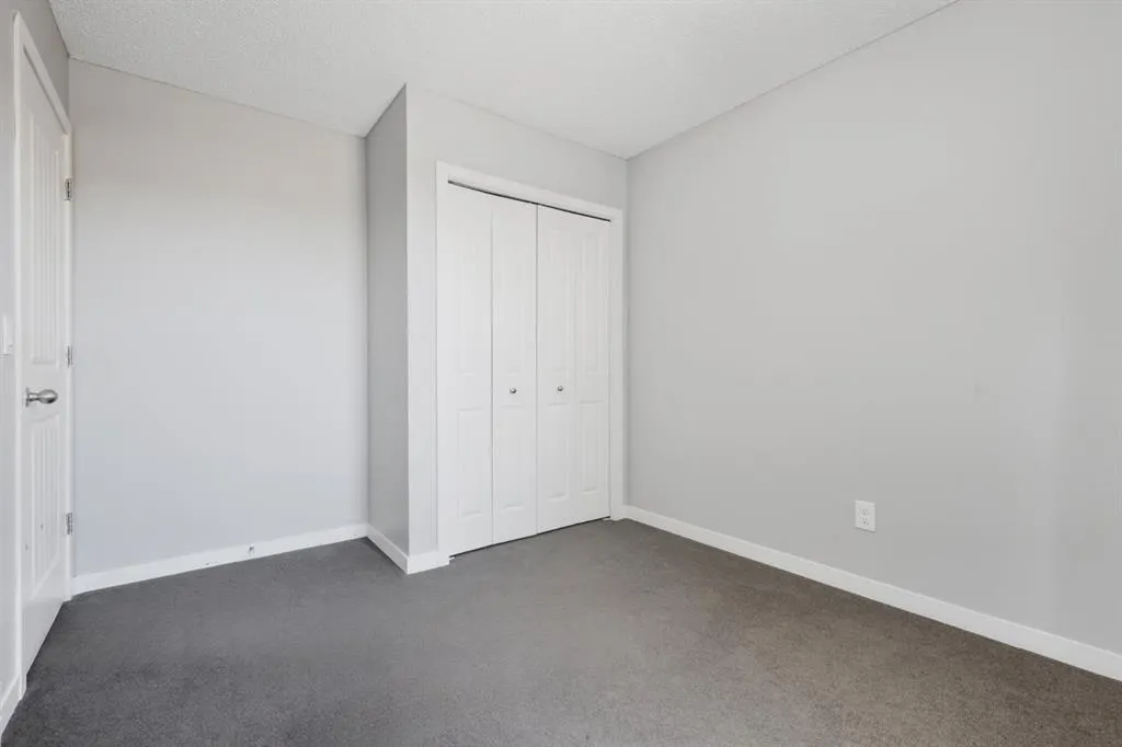 7 Copperpond Landing SE