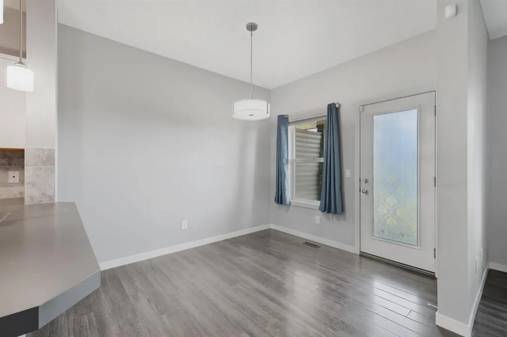 7 Copperpond Landing SE