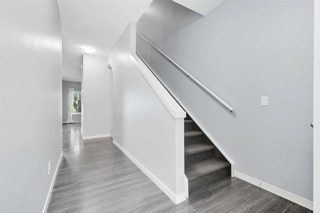 7 Copperpond Landing SE
