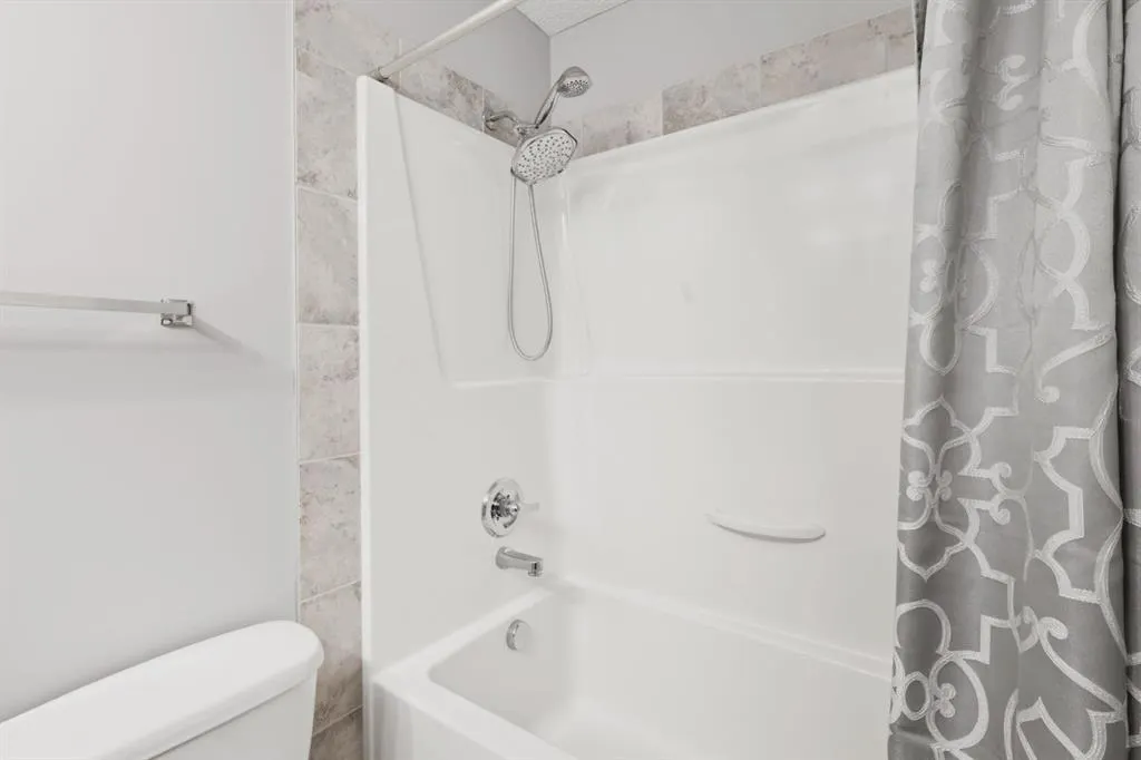7 Copperpond Landing SE