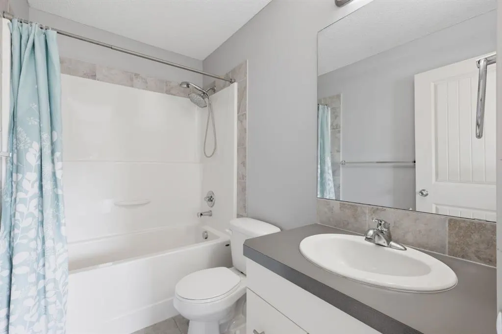 7 Copperpond Landing SE