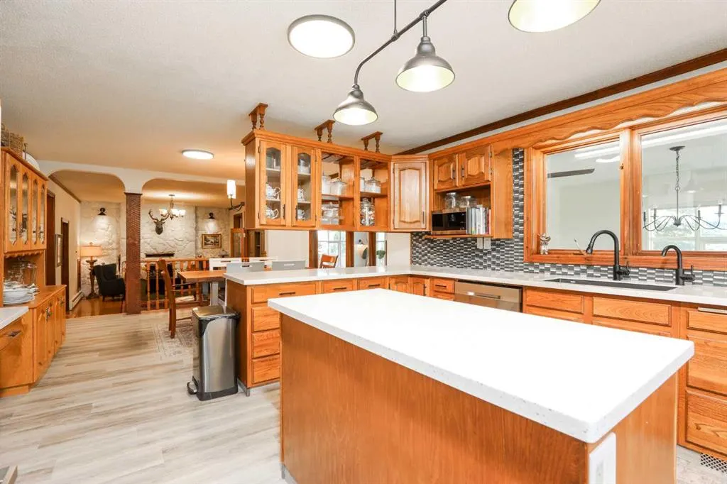 107 Temple Crescent W
