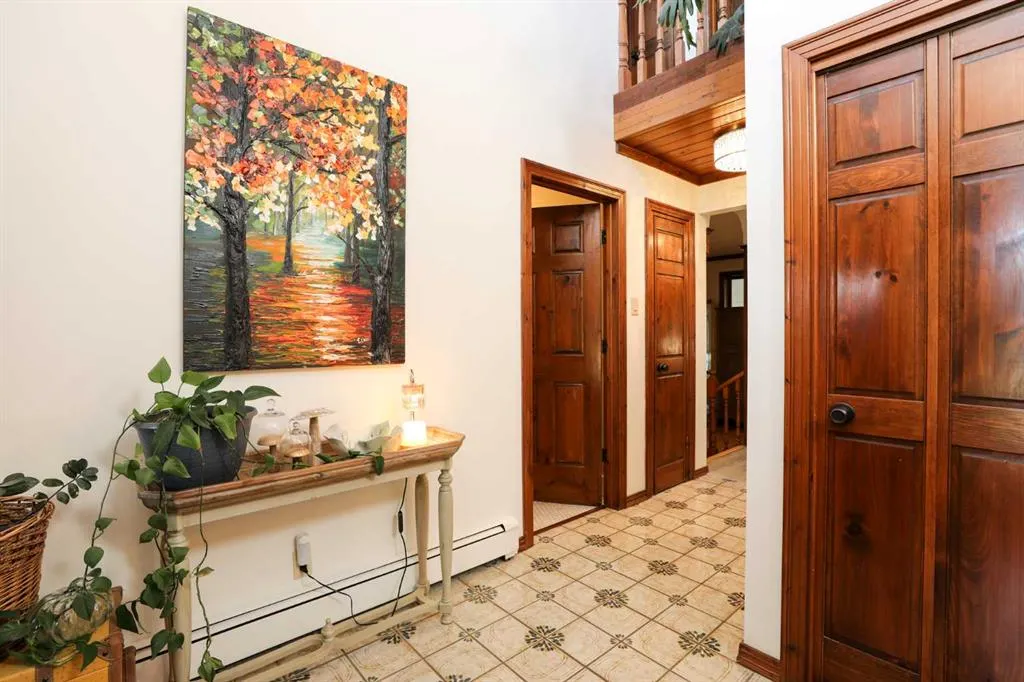 107 Temple Crescent W