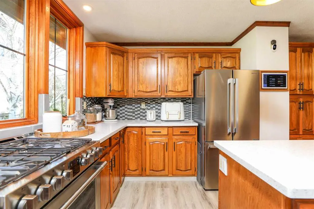 107 Temple Crescent W