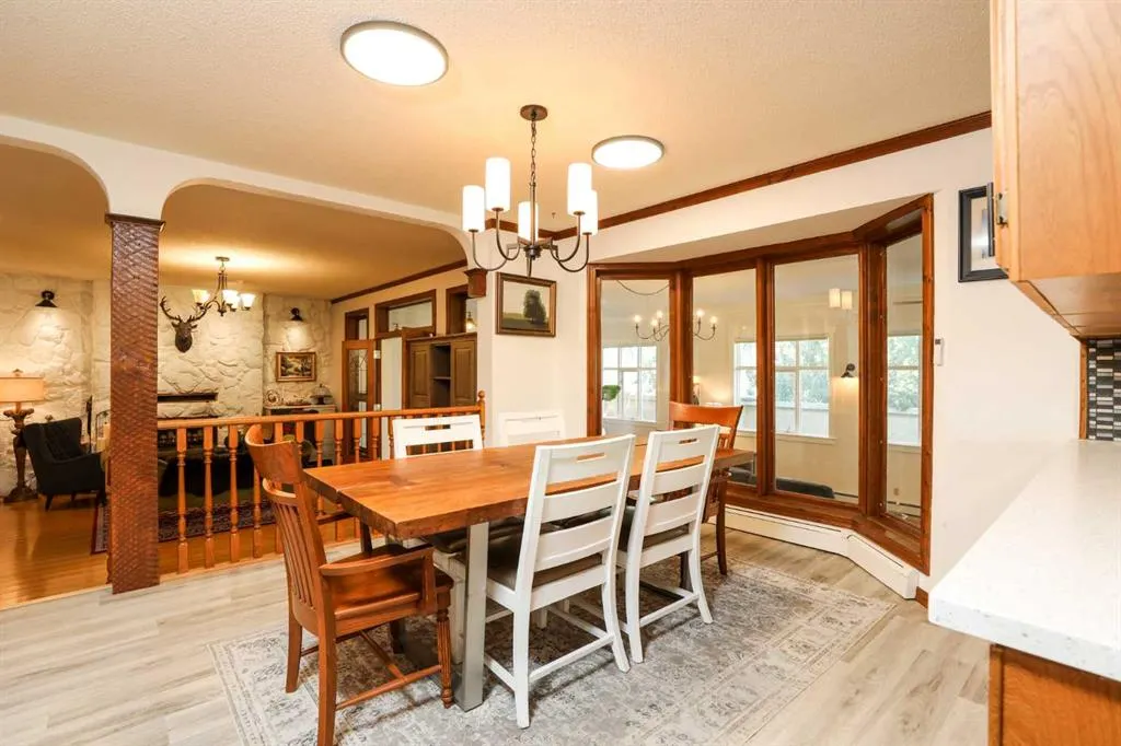 107 Temple Crescent W