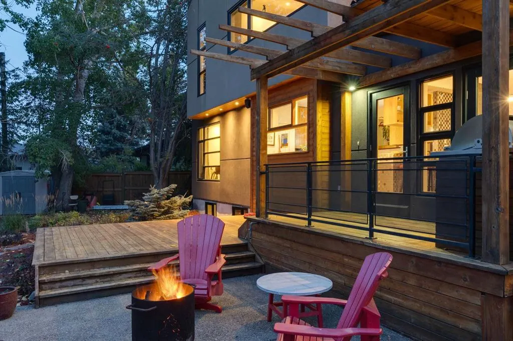 4 Spruce Bank Crescent SW