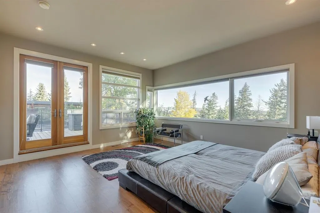 4 Spruce Bank Crescent SW