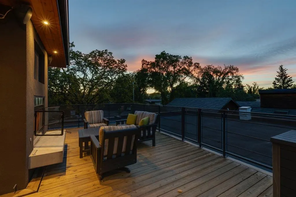 4 Spruce Bank Crescent SW