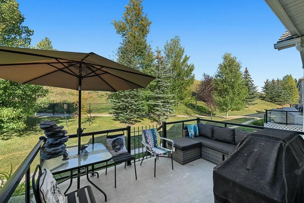 528 Rocky Vista Gardens NW