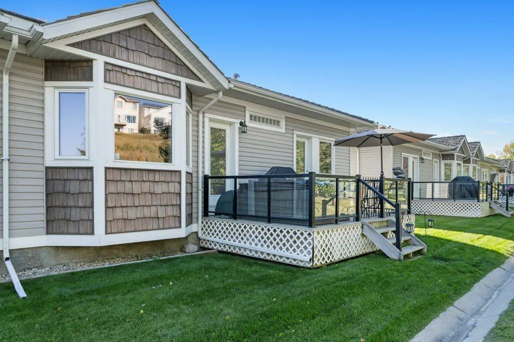 528 Rocky Vista Gardens NW
