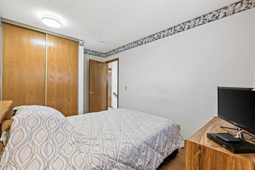 39 Millside Road SW