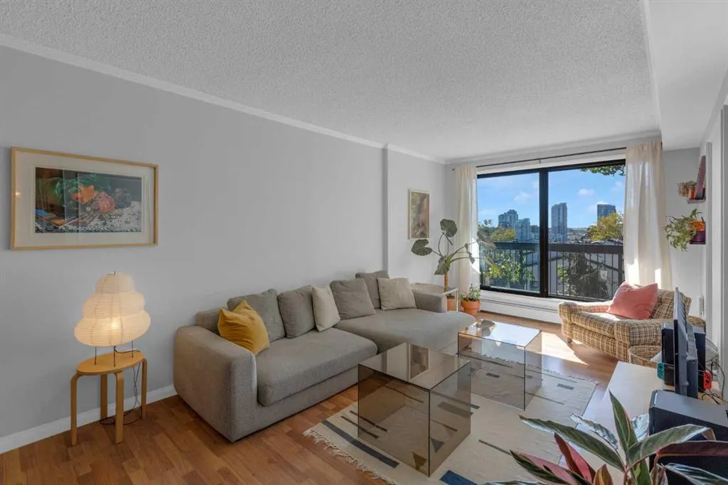354 3 Avenue NE, #403